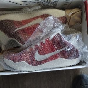 Kobe 11 elite lows red horse dead stock.